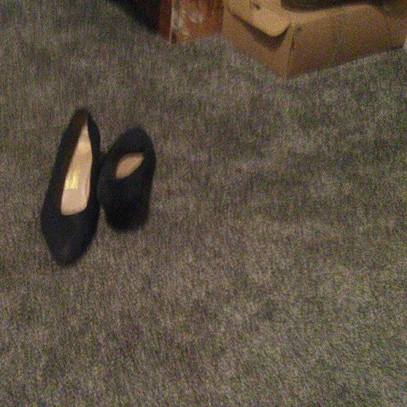 Shoes - Picture 3 of 3